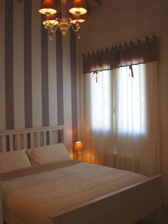 B&B La Porta Rossa Noale Szoba fotó
